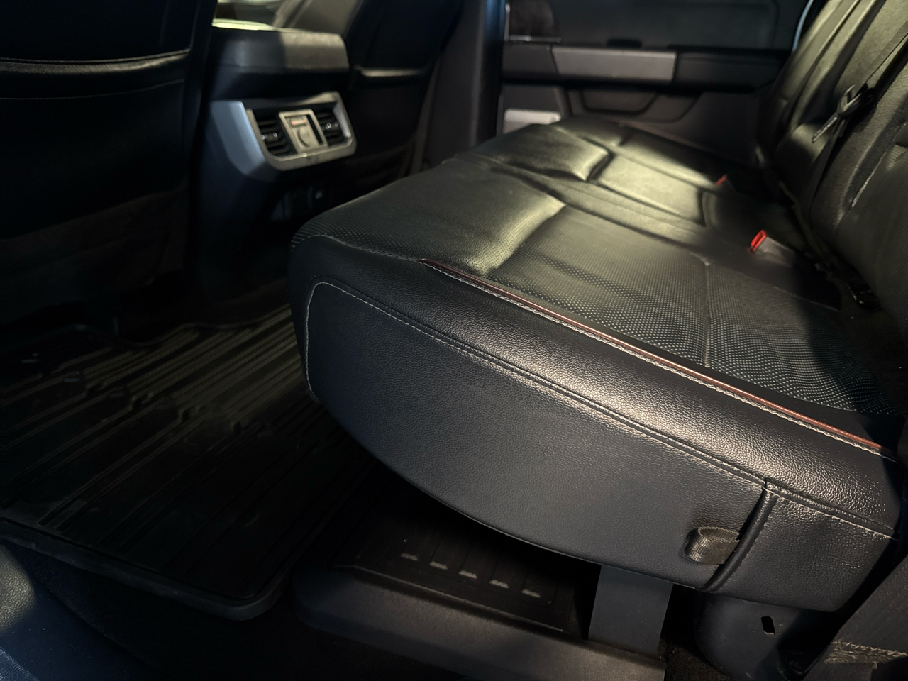 Ford Super Duty F-350 DRW  2023