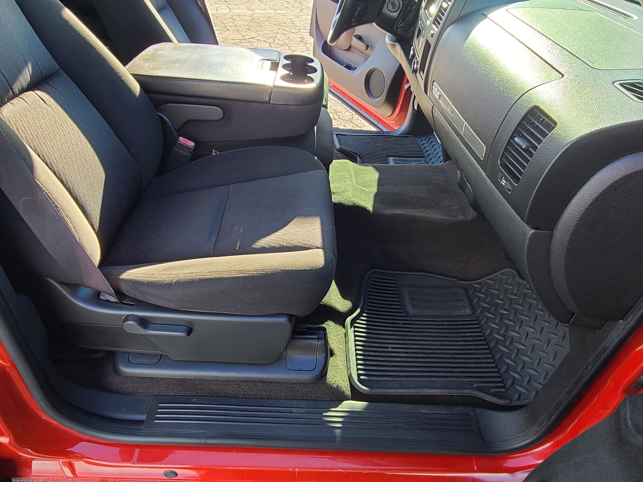 Chevrolet Silverado 1500 1LT Crew Cab 2WD 2011