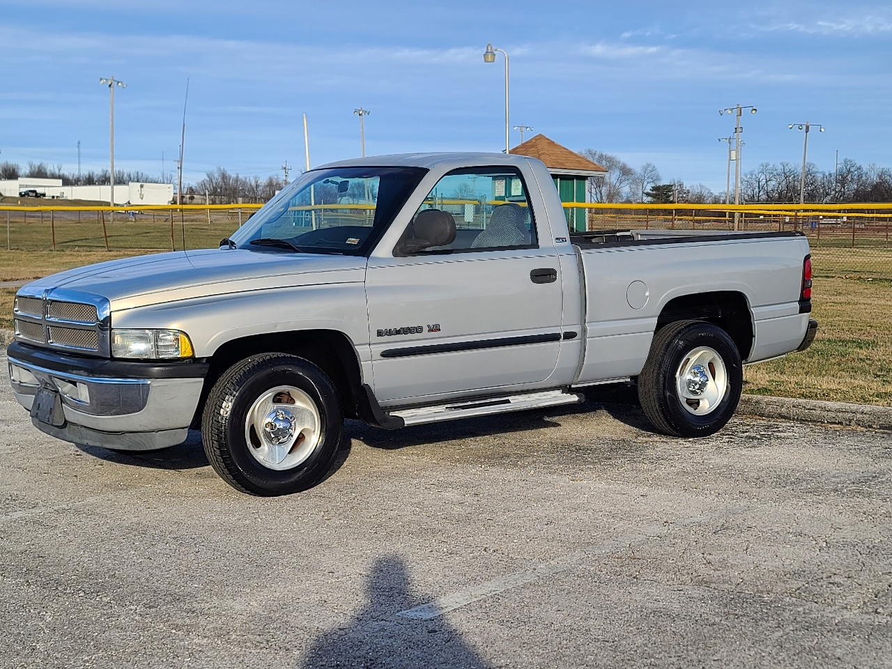 Dodge Ram 1500 Reg. Cab Long Bed 2WD 2000