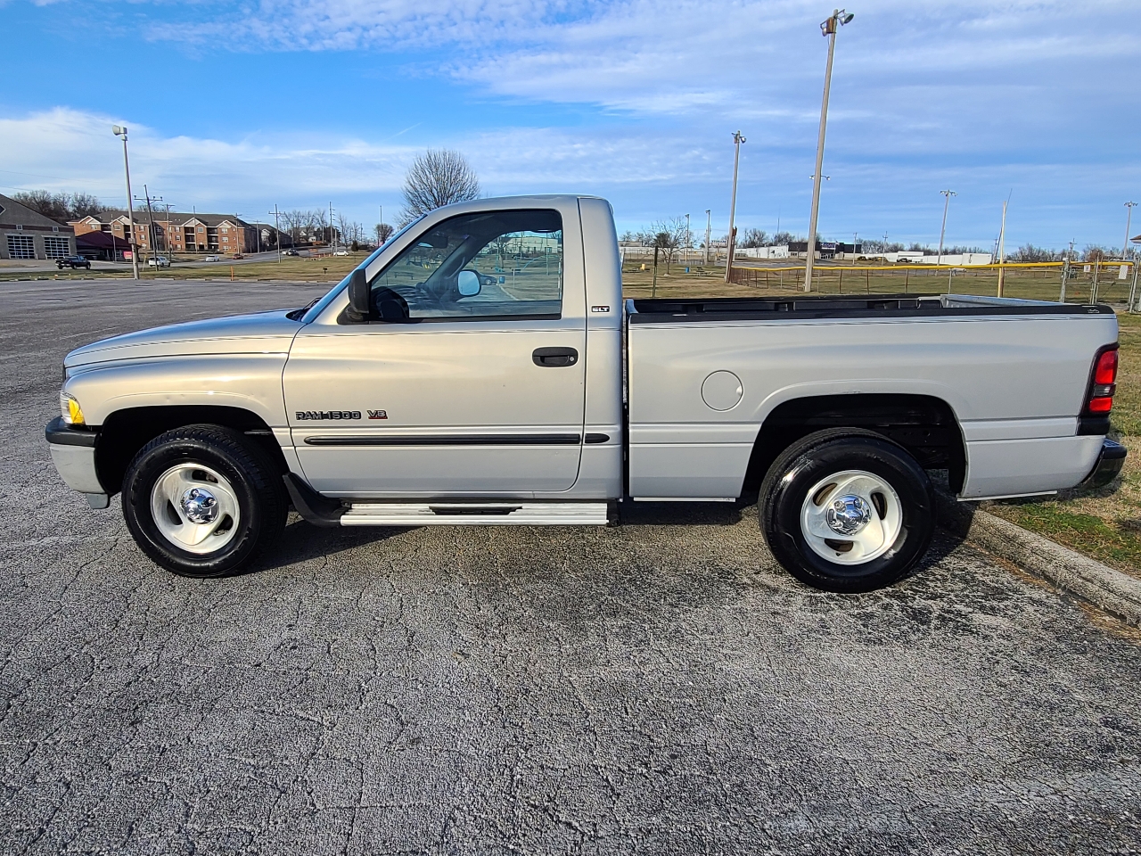Dodge Ram 1500 Reg. Cab Long Bed 2WD 2000