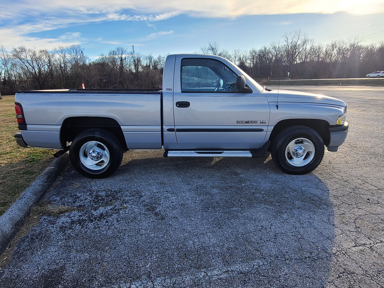 Dodge Ram 1500 Reg. Cab Long Bed 2WD 2000