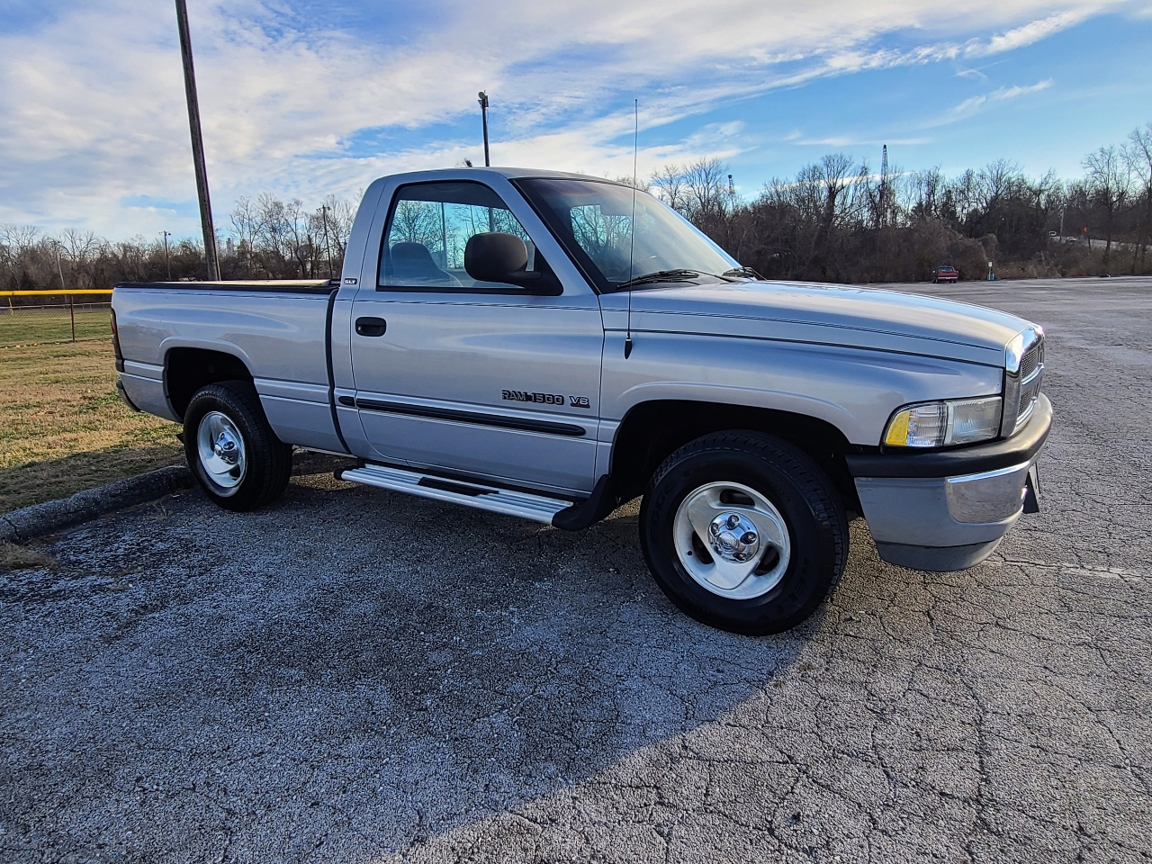 Dodge Ram 1500 Reg. Cab Long Bed 2WD 2000