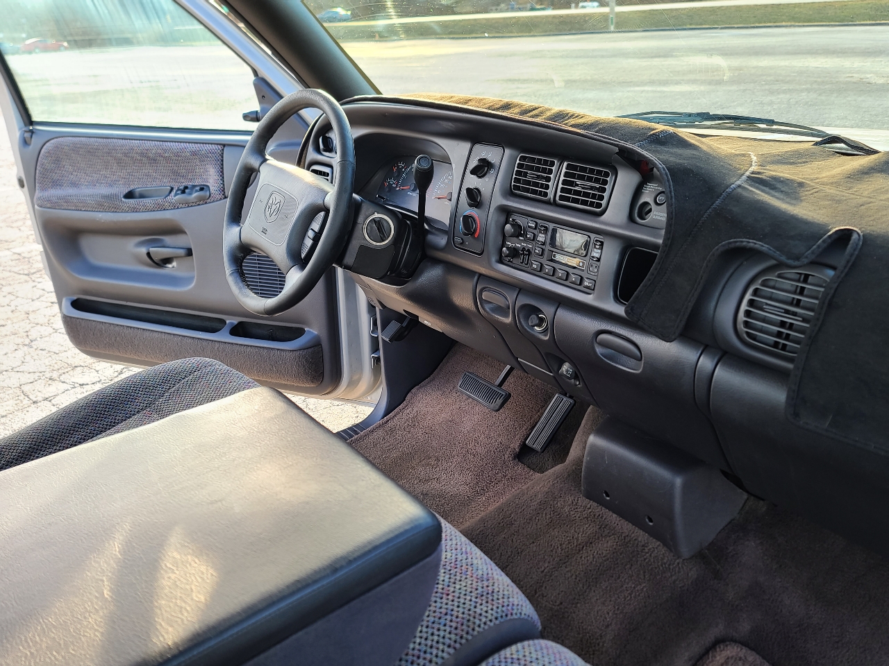 Dodge Ram 1500 Reg. Cab Long Bed 2WD 2000