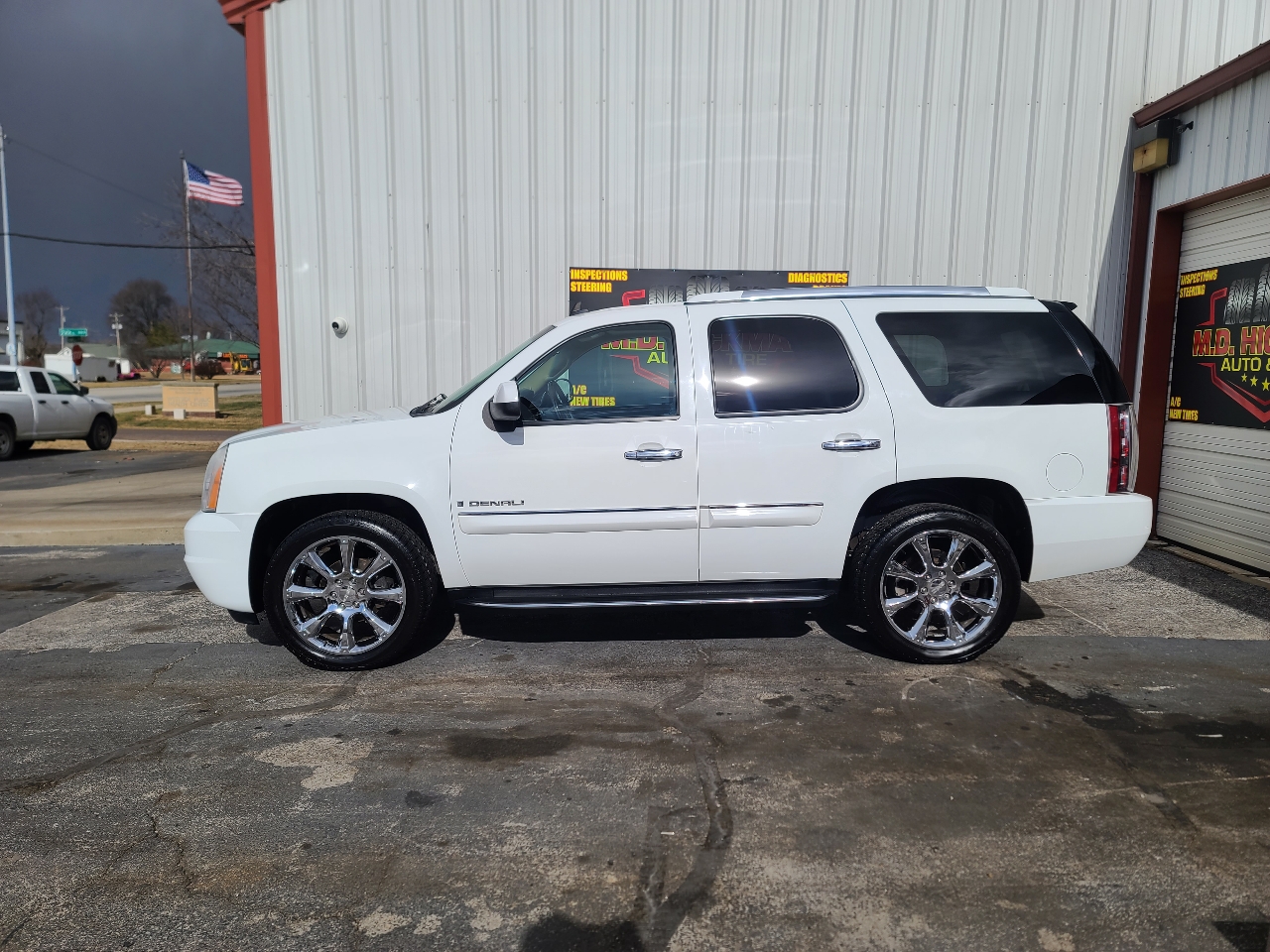 GMC Yukon Denali AWD 2008