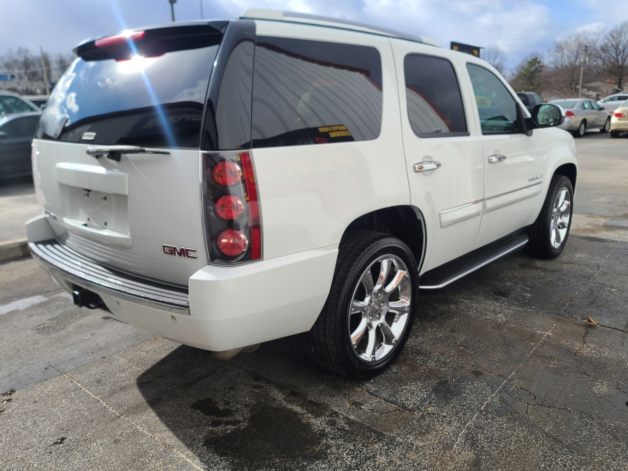 GMC Yukon Denali AWD 2008