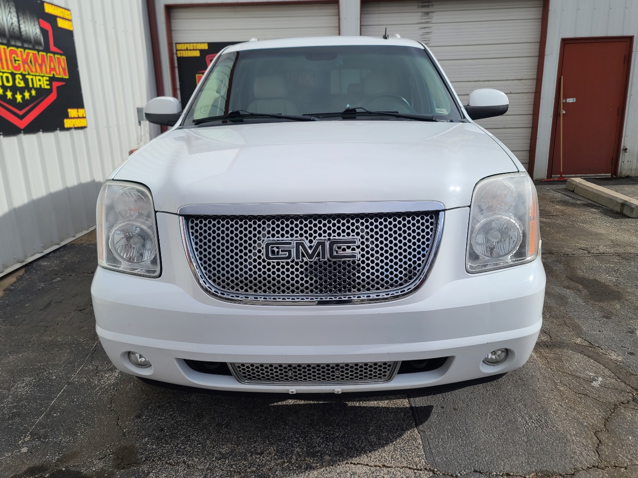 GMC Yukon Denali AWD 2008