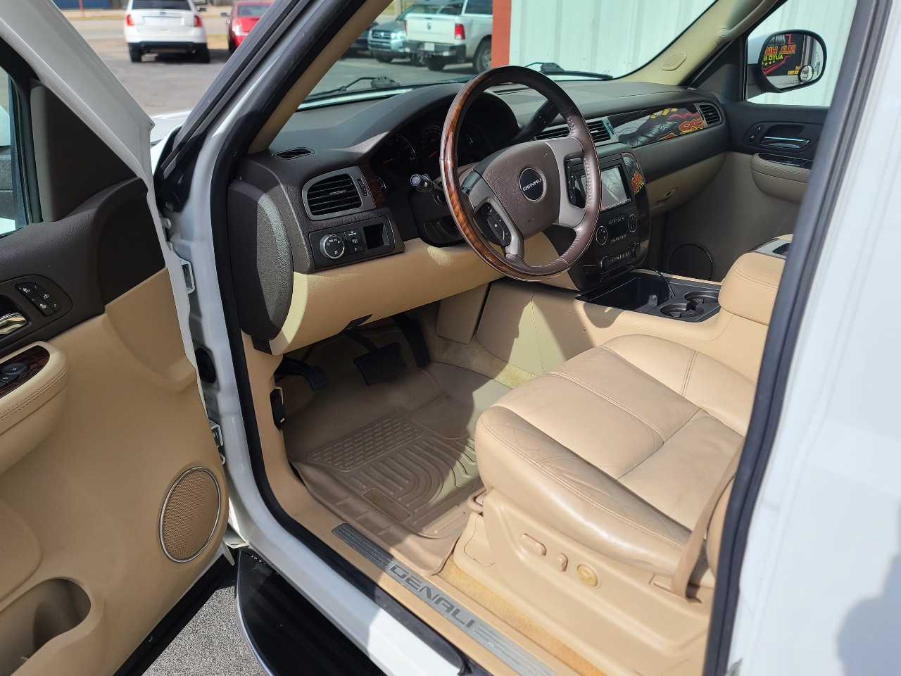 GMC Yukon Denali AWD 2008