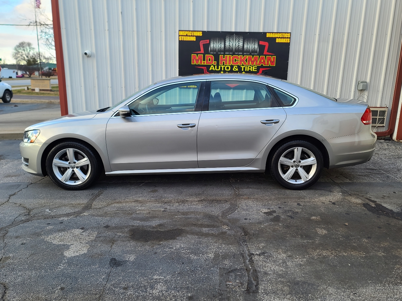 Volkswagen Passat 2.5L SE MT 2012