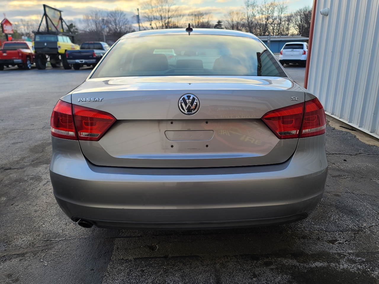 Volkswagen Passat 2.5L SE MT 2012