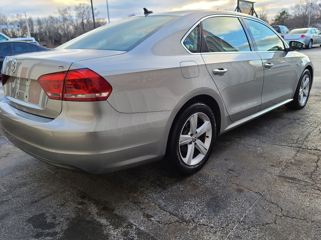 Volkswagen Passat 2.5L SE MT 2012