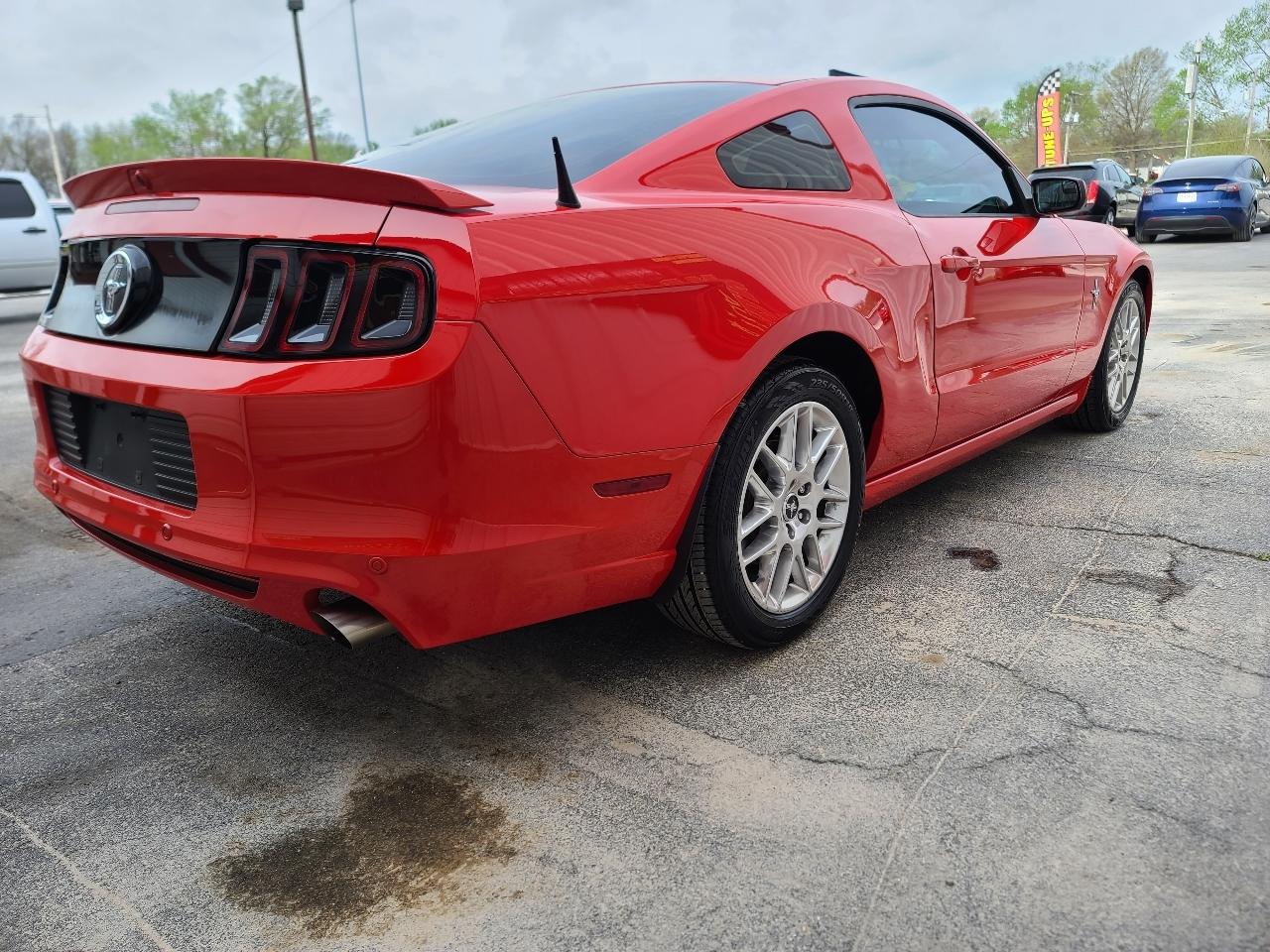 Ford Mustang V6 Coupe 2013