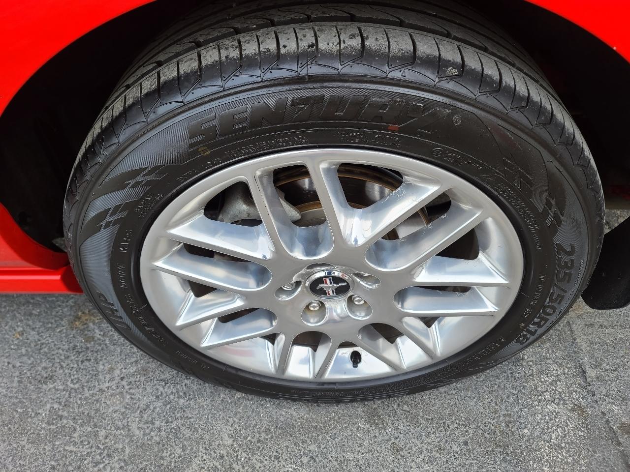 Ford Mustang V6 Coupe 2013