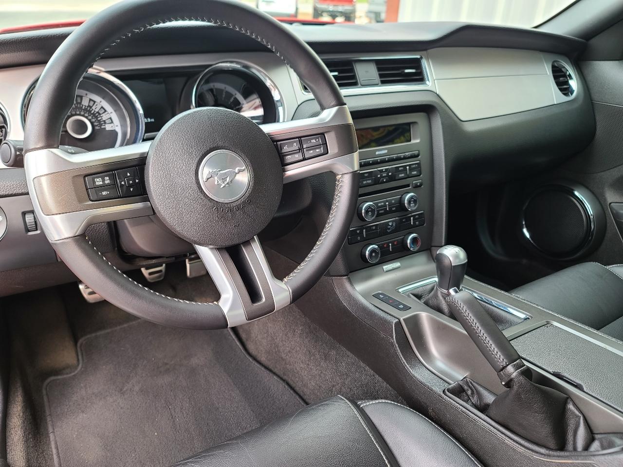 Ford Mustang V6 Coupe 2013