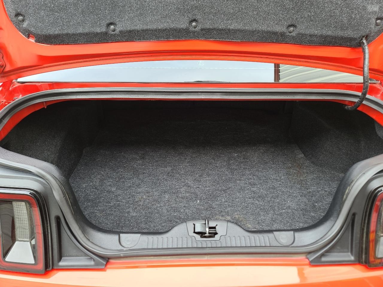 Ford Mustang V6 Coupe 2013