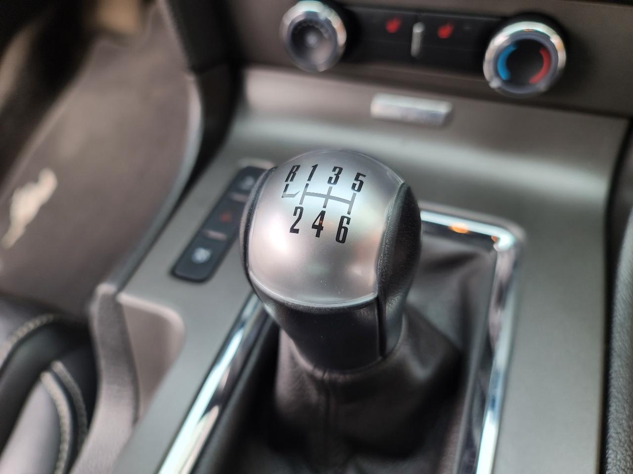 Ford Mustang V6 Coupe 2013