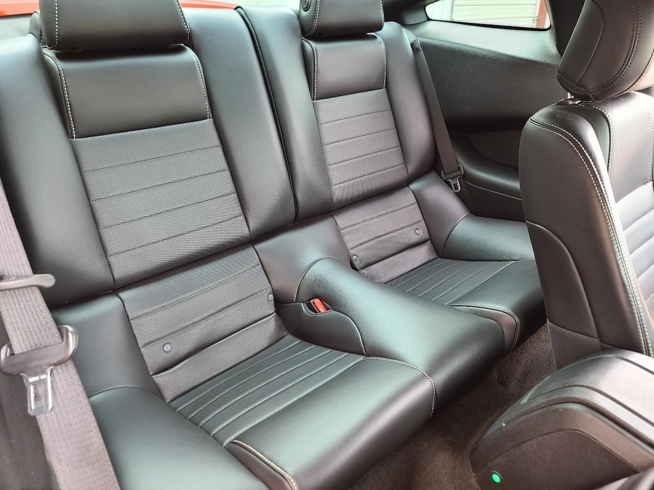 Ford Mustang V6 Coupe 2013