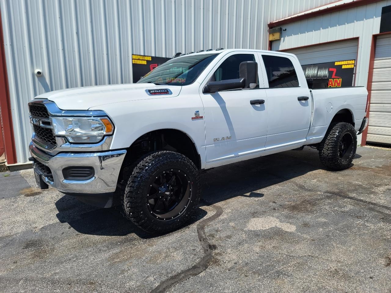 RAM 2500 Tradesman Crew Cab SWB 4WD 2021