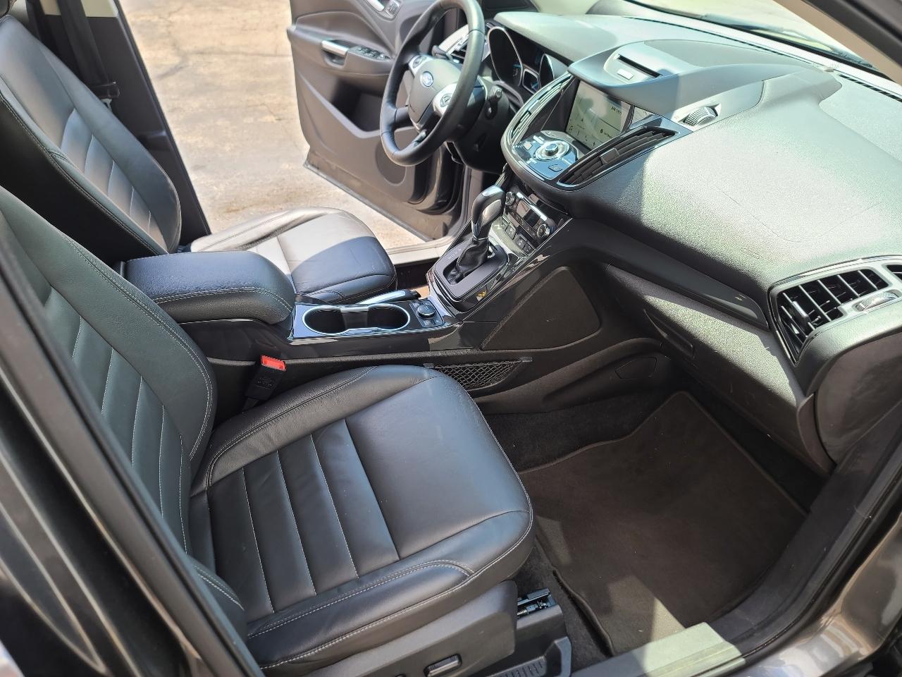 Ford Escape Titanium FWD 2016