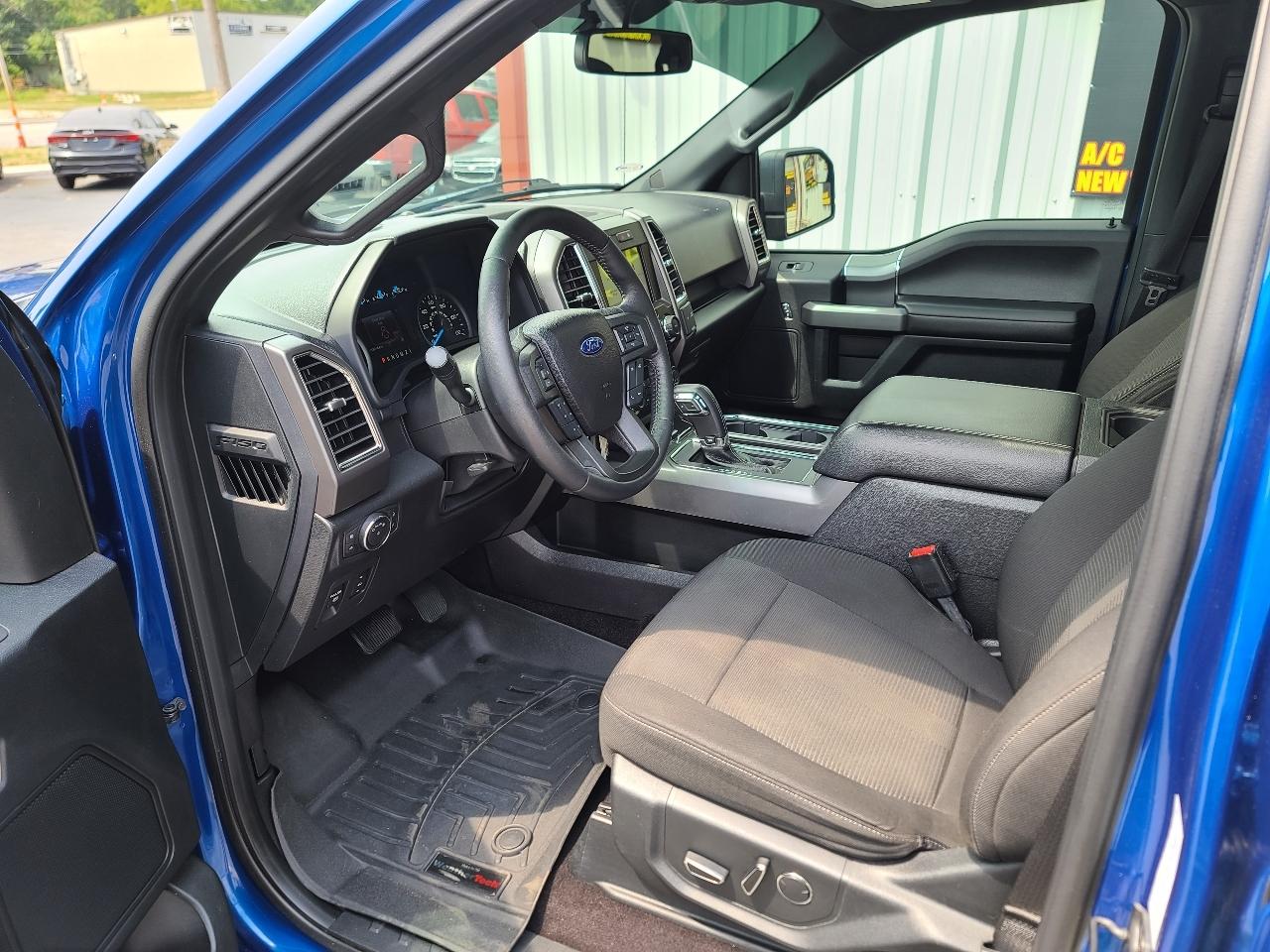 Ford F-150 4WD SuperCrew 139" XLT 2017