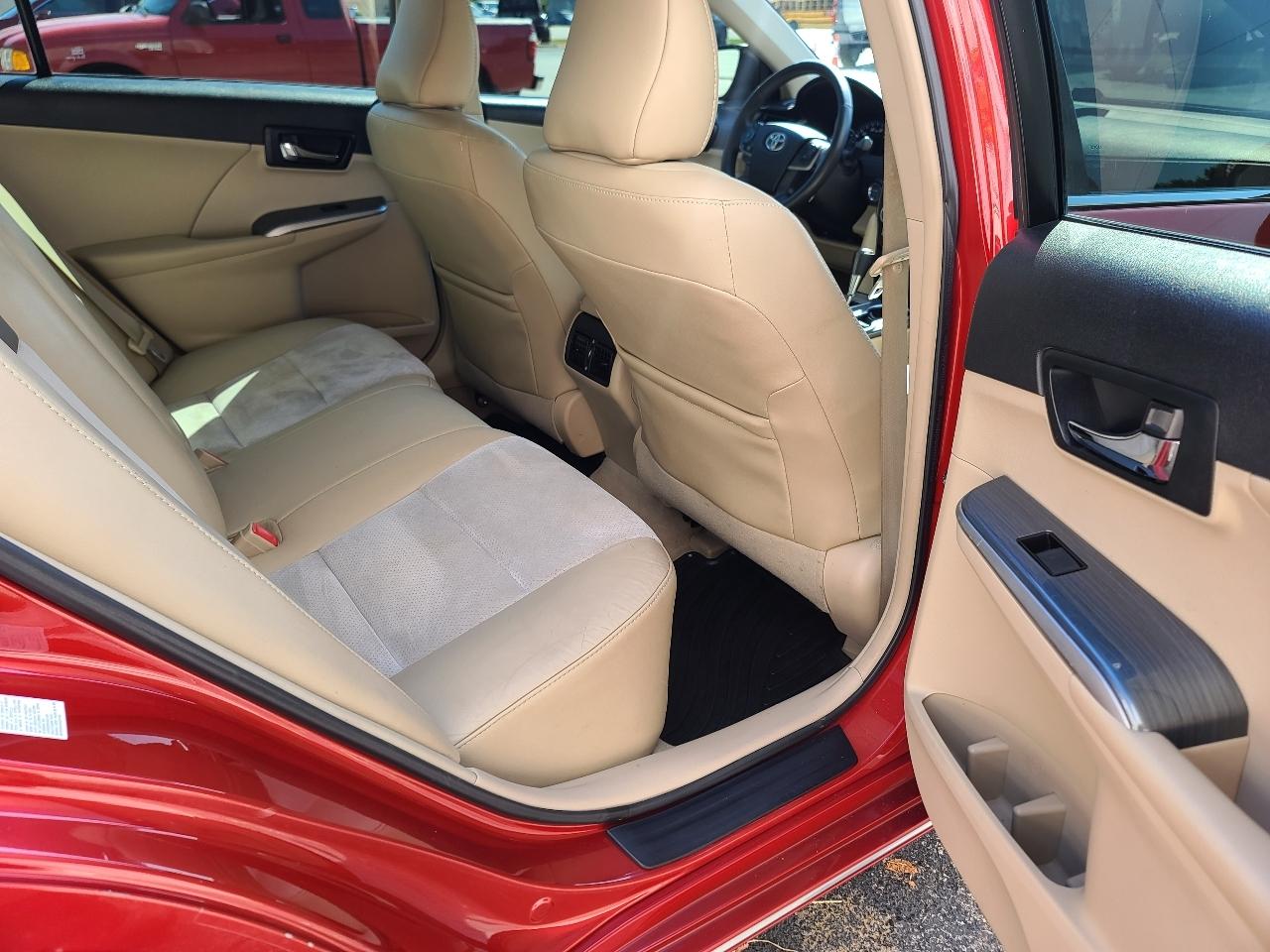 Toyota Camry Hybrid LE 2012