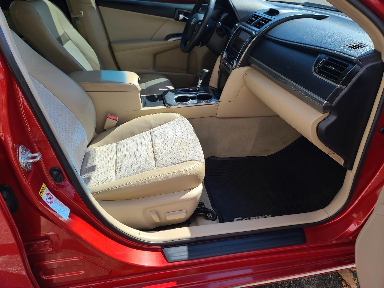 Toyota Camry Hybrid LE 2012