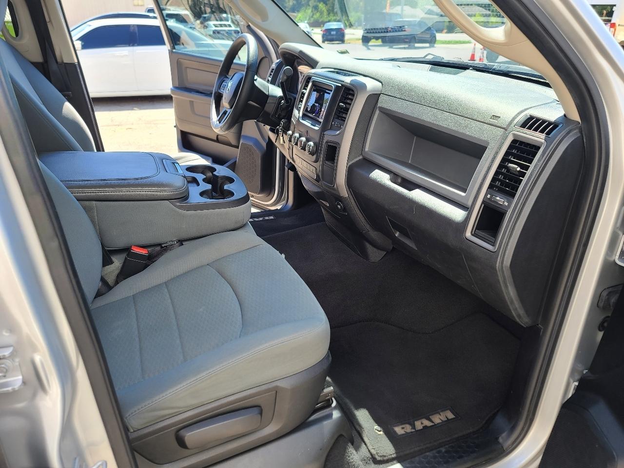 RAM 1500 4WD Reg Cab 140.5" Tradesman 2013