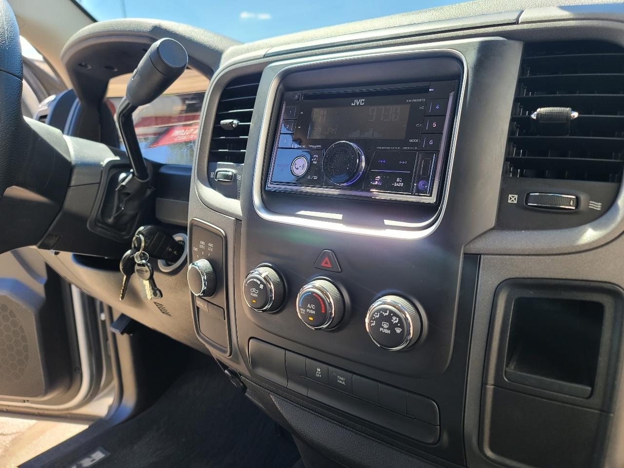 RAM 1500 4WD Reg Cab 140.5" Tradesman 2013