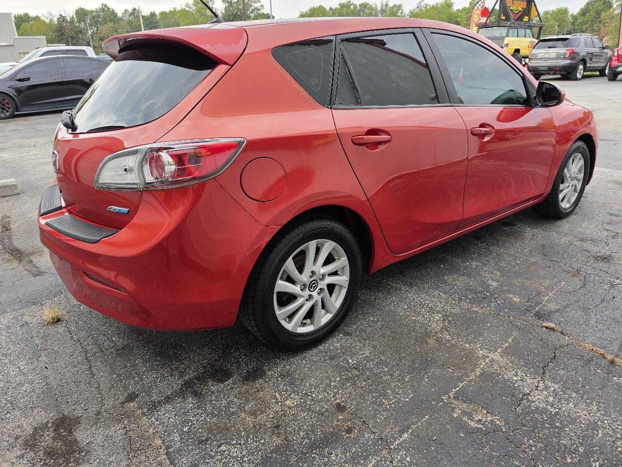 Mazda MAZDA3 i Grand Touring MT 5-Door 2013