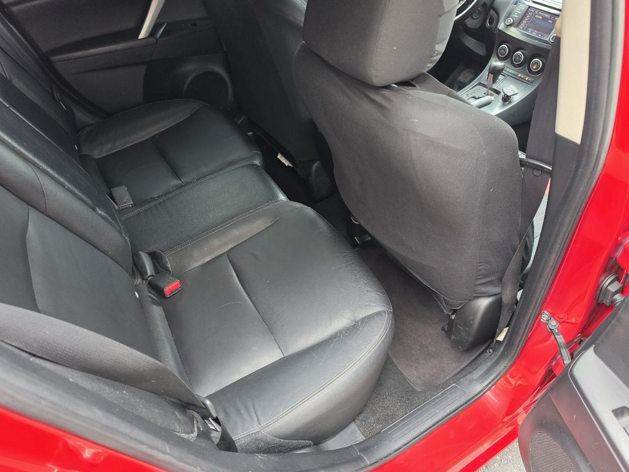 Mazda MAZDA3 i Grand Touring MT 5-Door 2013
