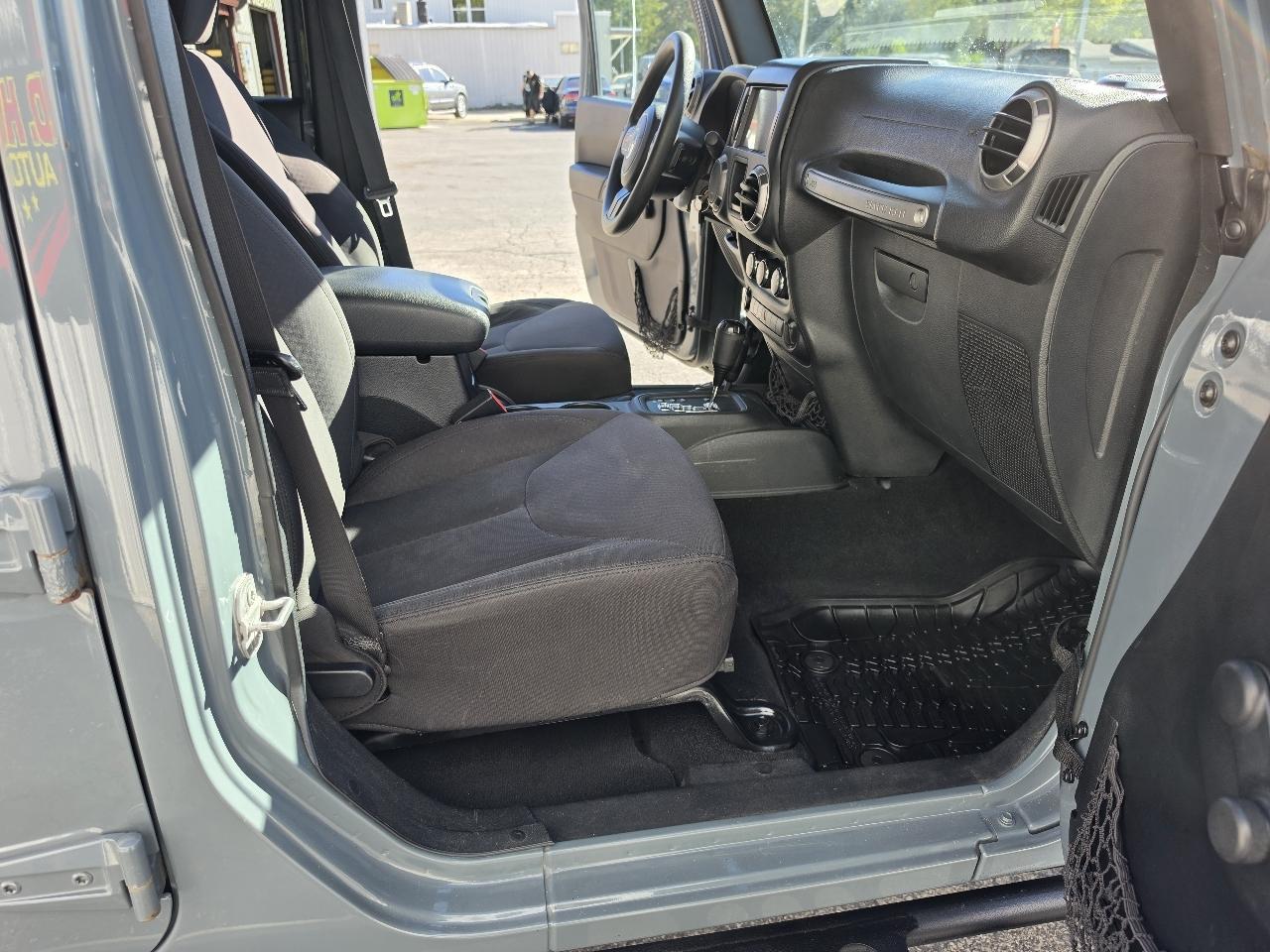 Jeep Wrangler Unlimited Sport 4WD 2015