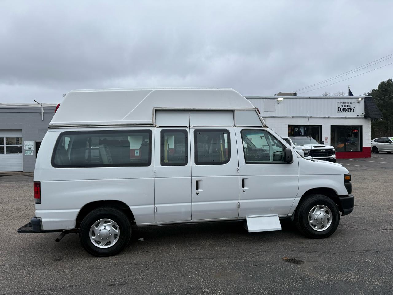 Ford Econoline Cargo Van  2012