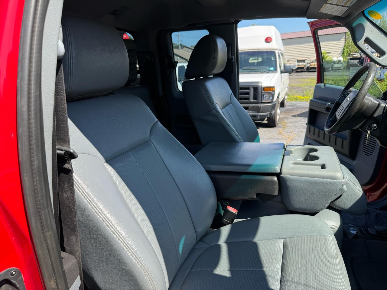 Ford Super Duty F-350 DRW  2016