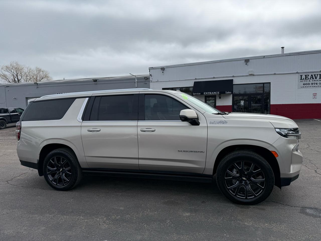 Chevrolet Suburban  2021