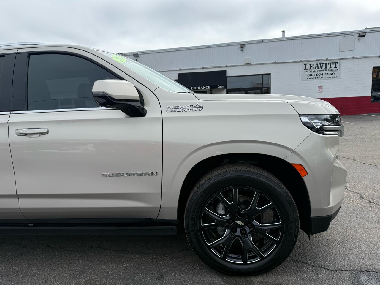 Chevrolet Suburban  2021