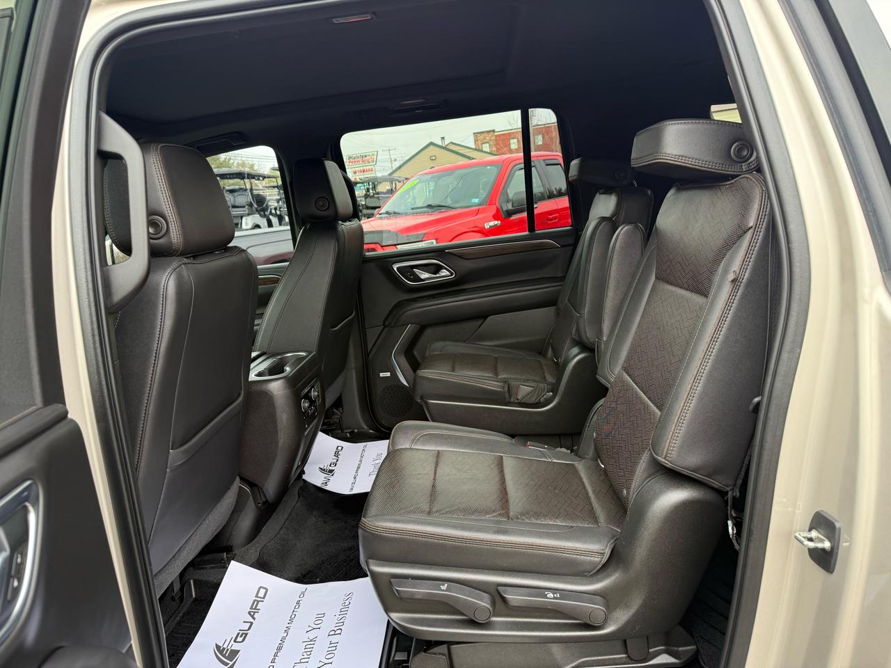 Chevrolet Suburban  2021