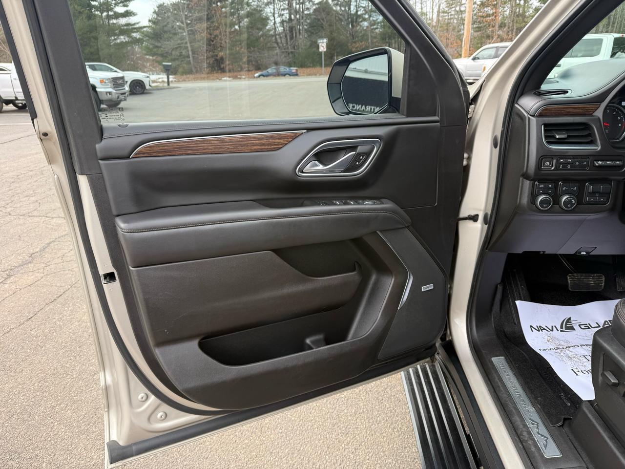 Chevrolet Suburban  2021