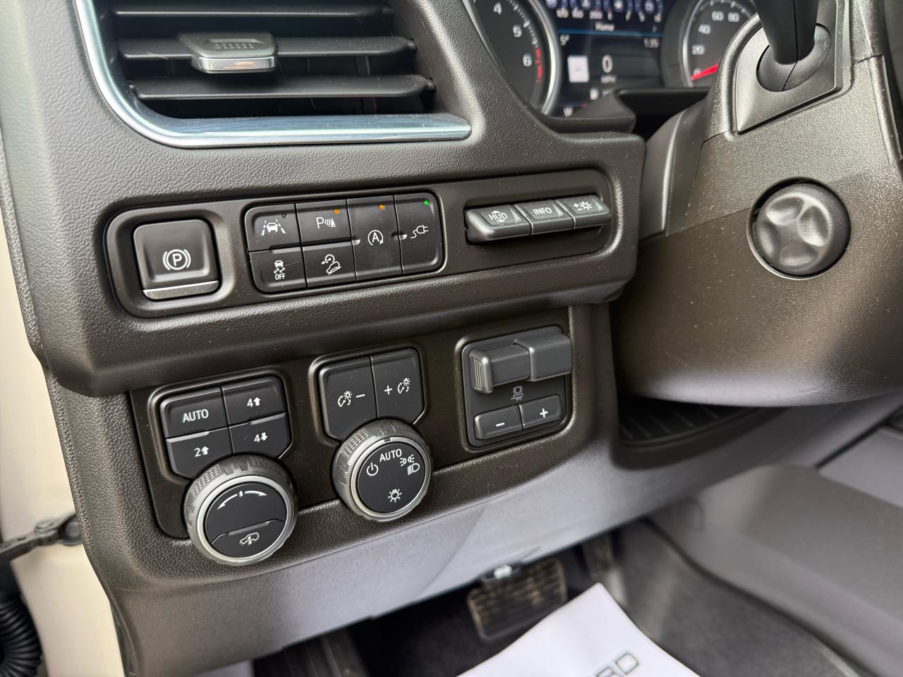 Chevrolet Suburban  2021