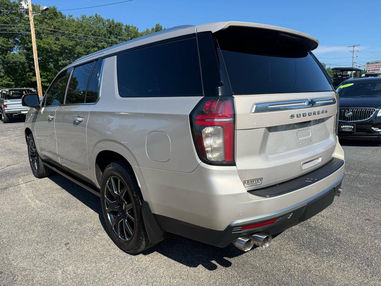 Chevrolet Suburban  2021