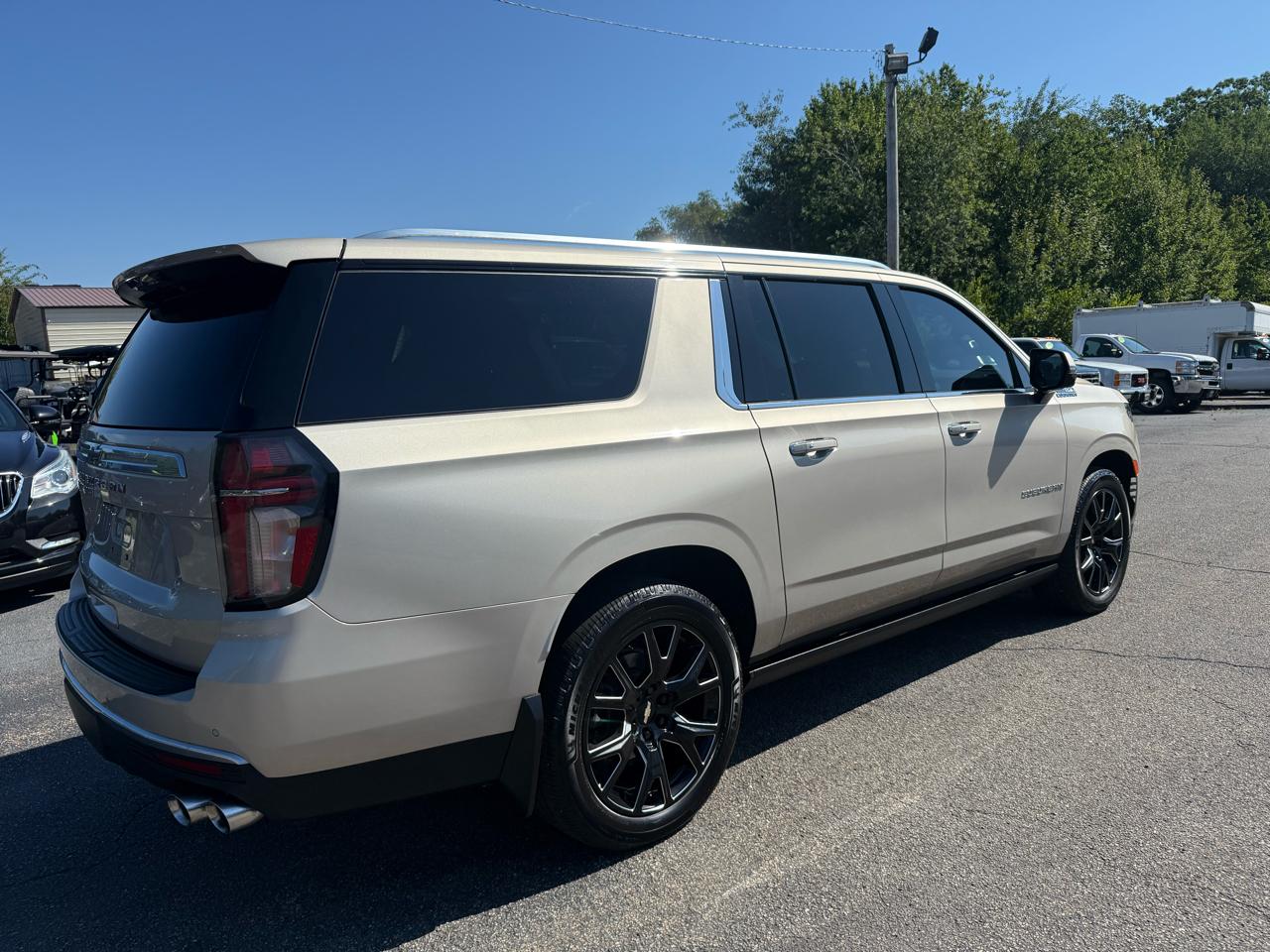 Chevrolet Suburban  2021