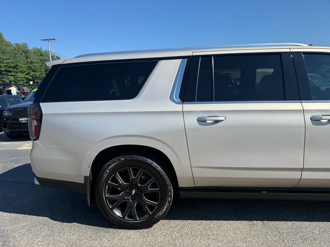 Chevrolet Suburban  2021