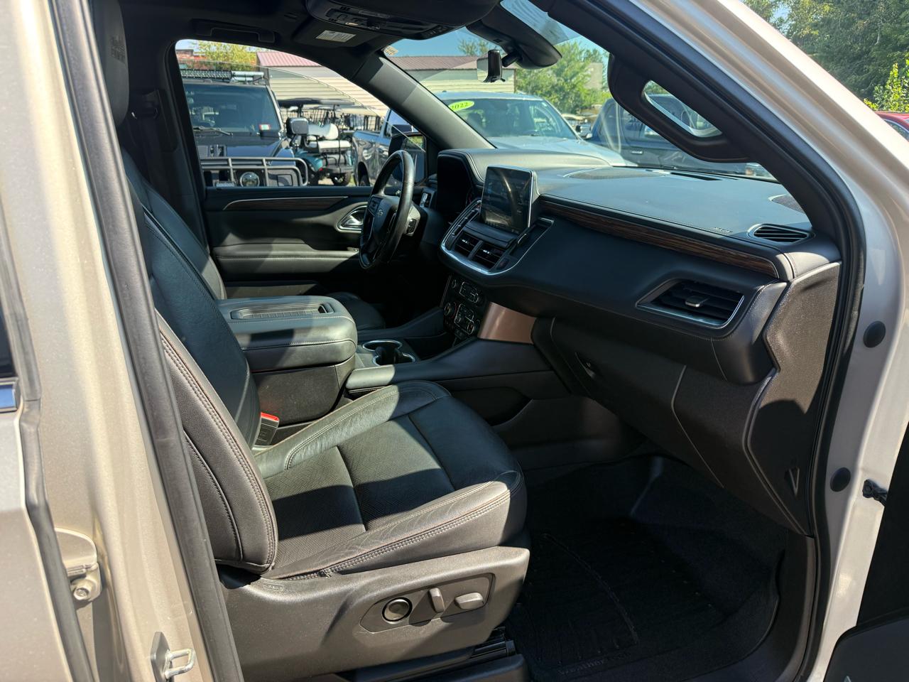 Chevrolet Suburban  2021