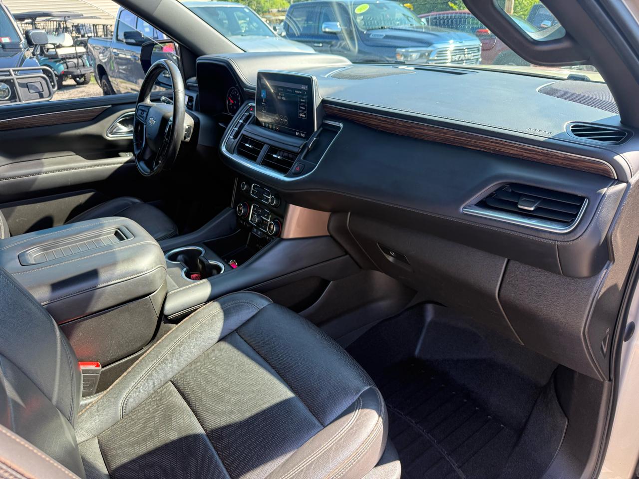 Chevrolet Suburban  2021