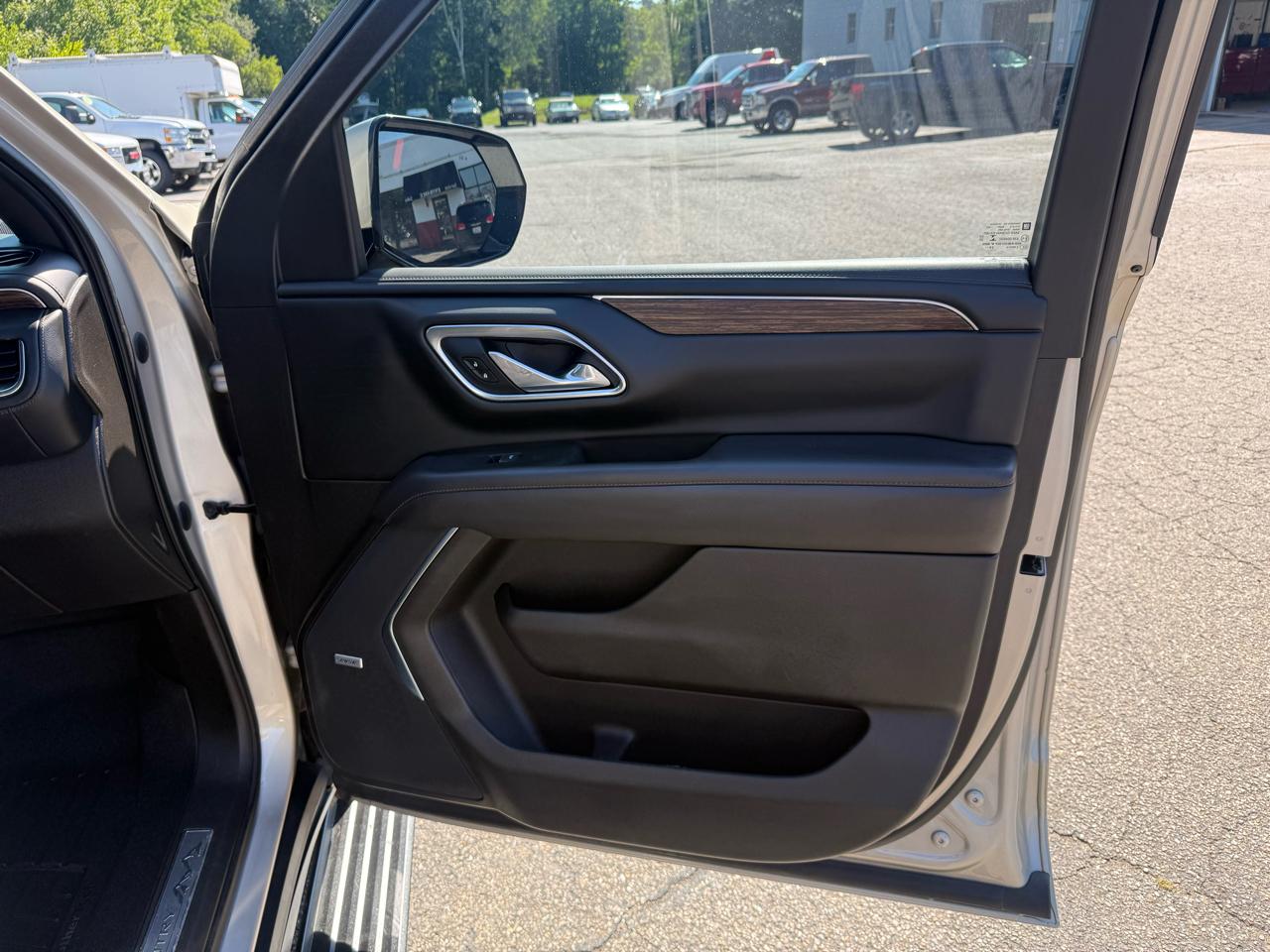 Chevrolet Suburban  2021