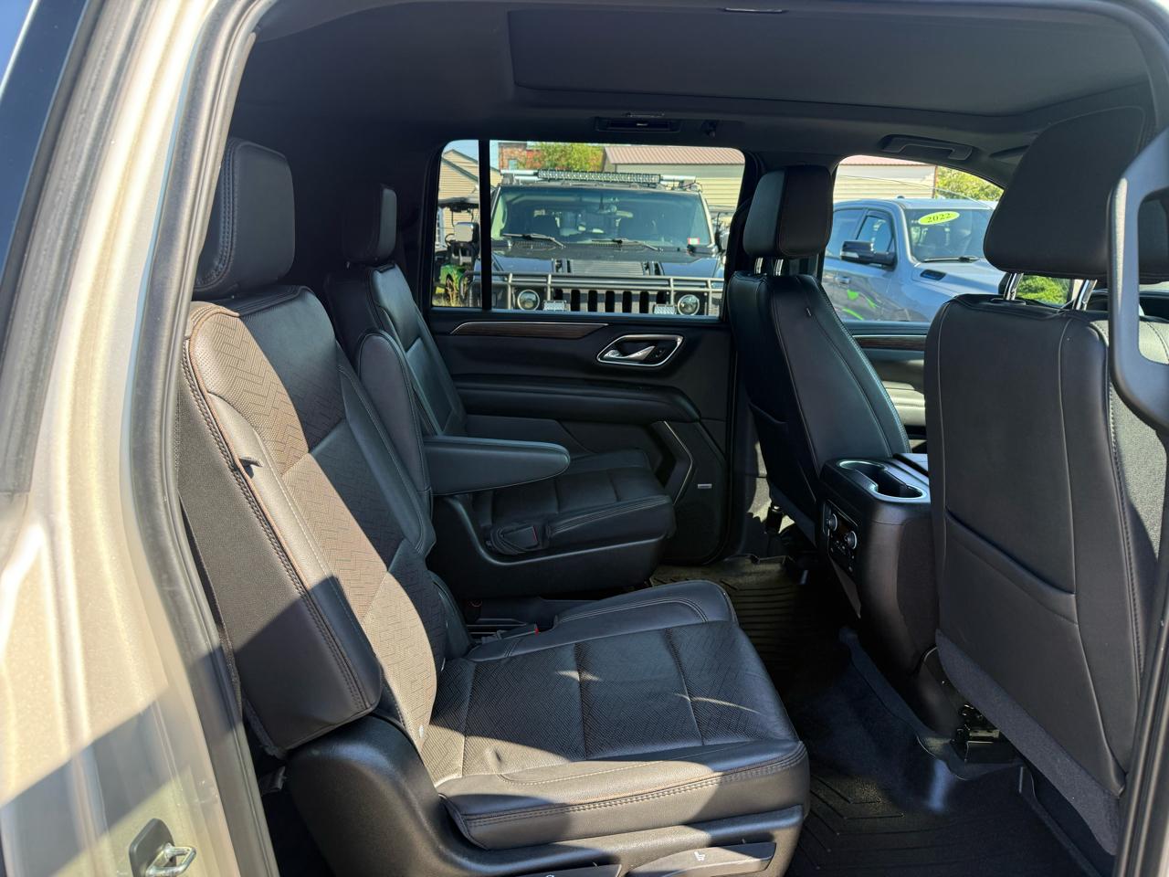 Chevrolet Suburban  2021