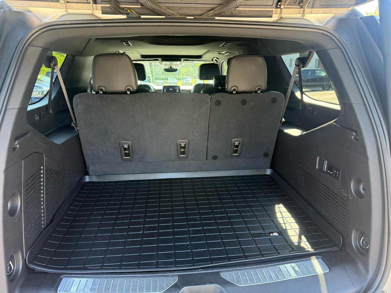 Chevrolet Suburban  2021
