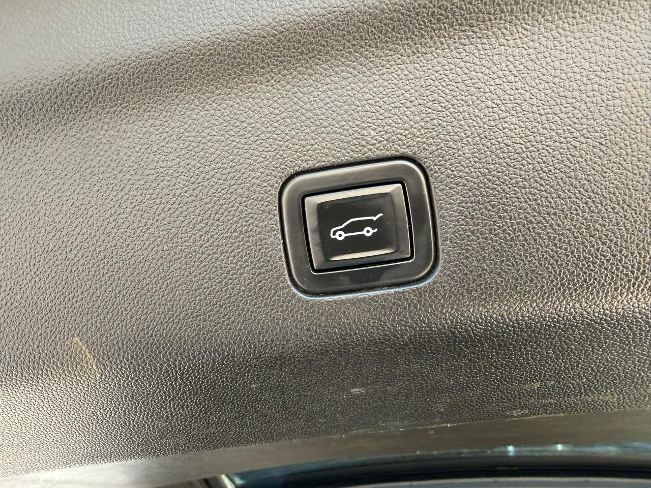 Chevrolet Suburban  2021