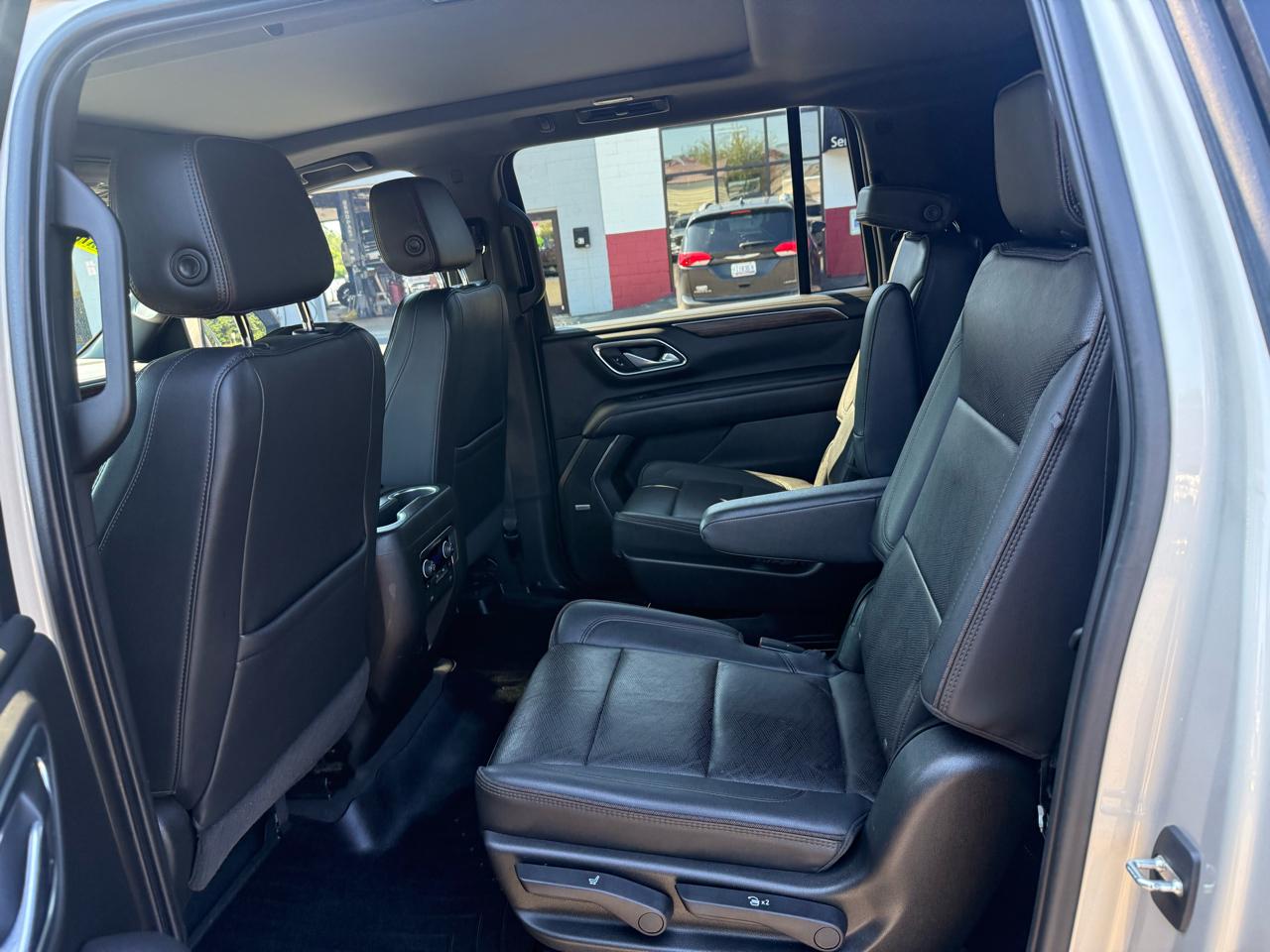 Chevrolet Suburban  2021