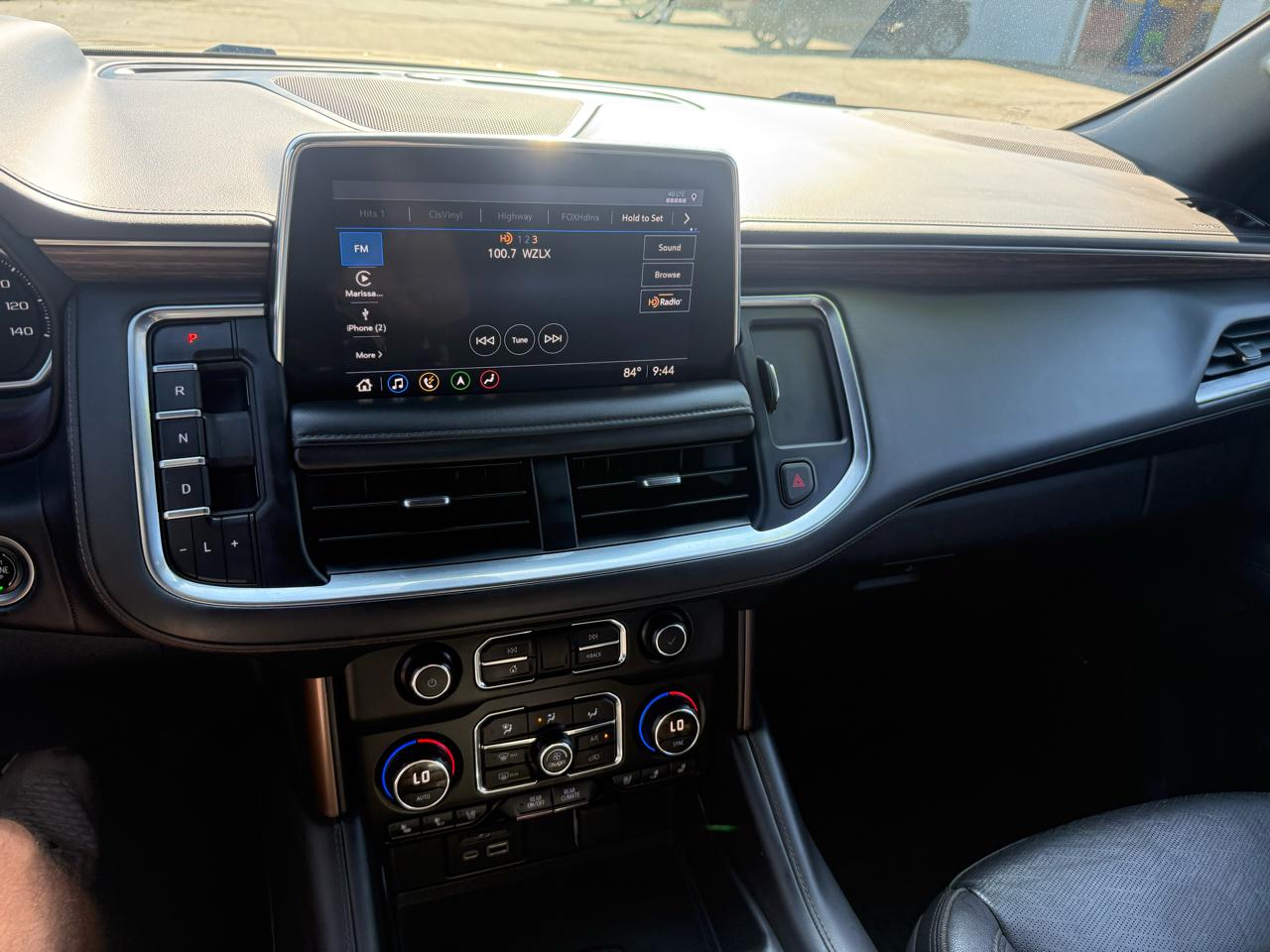 Chevrolet Suburban  2021