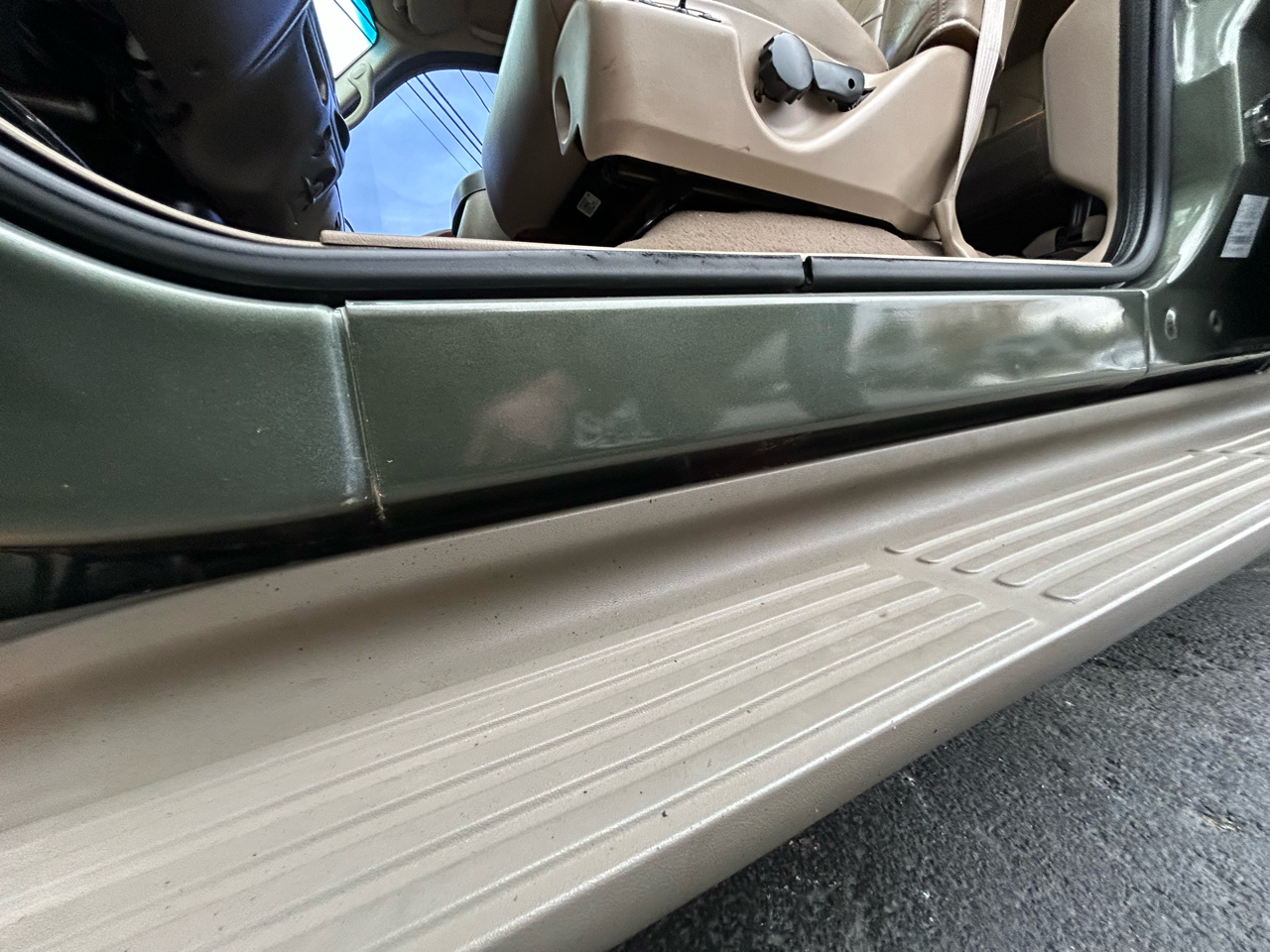 Ford Excursion  2002