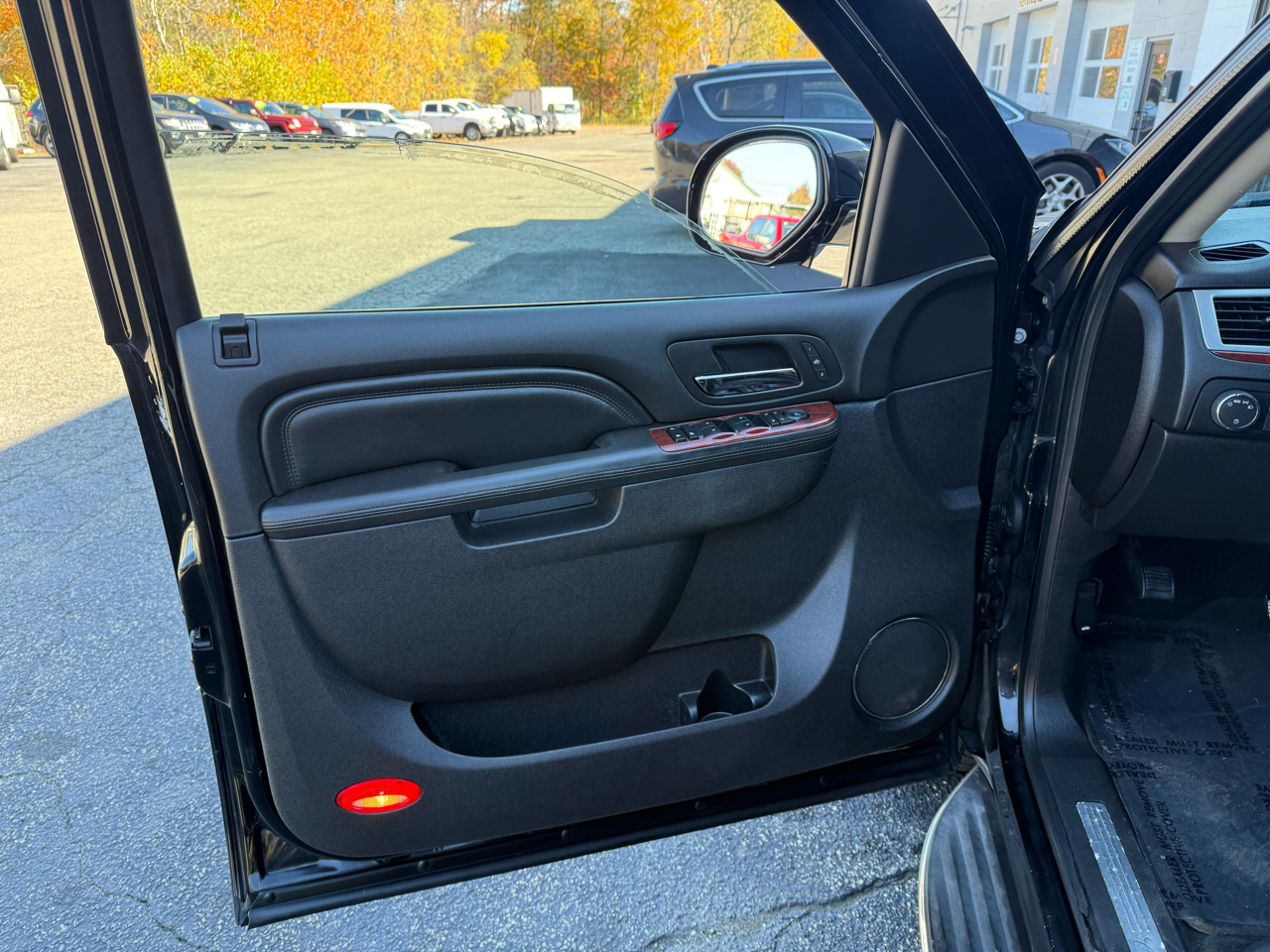 Cadillac Escalade ESV AWD 4dr Luxury 2013 Cadillac Escalade ESV AWD 4dr Luxury 2013